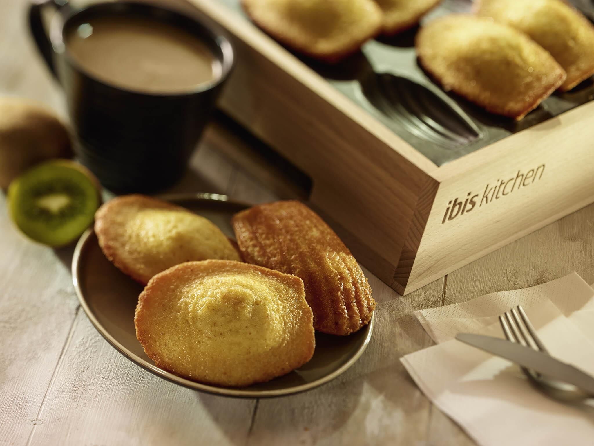 daily continental breakfast (eur 12.50 per person)