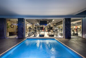 Indoor pool, seasonal outdoor pool, sun loungers