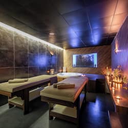 Salas de tratamiento para parejas, sauna y baño de vapor