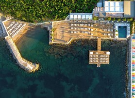 Private beach, sun loungers, beach umbrellas, beach towels