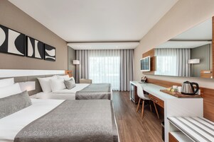 Premium bedding, free minibar, blackout drapes, soundproofing