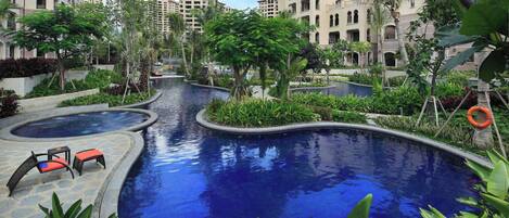 Indoor pool, outdoor pool