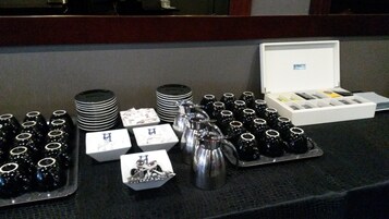 Petit déjeuner buffet servi tous les jours en supplément