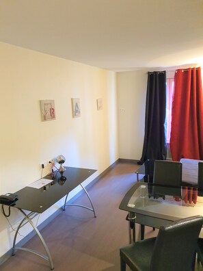 Apartment, 1 Bedroom | Living area