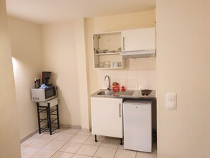 Apartment, 1 Bedroom | Private kitchen