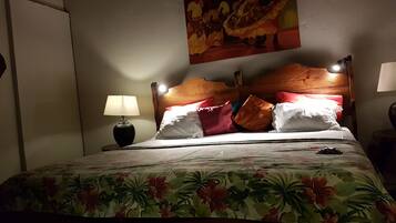 Semi Deluxe | 1 chambre, coffres-forts dans les chambres, lit parapluie, draps fournis