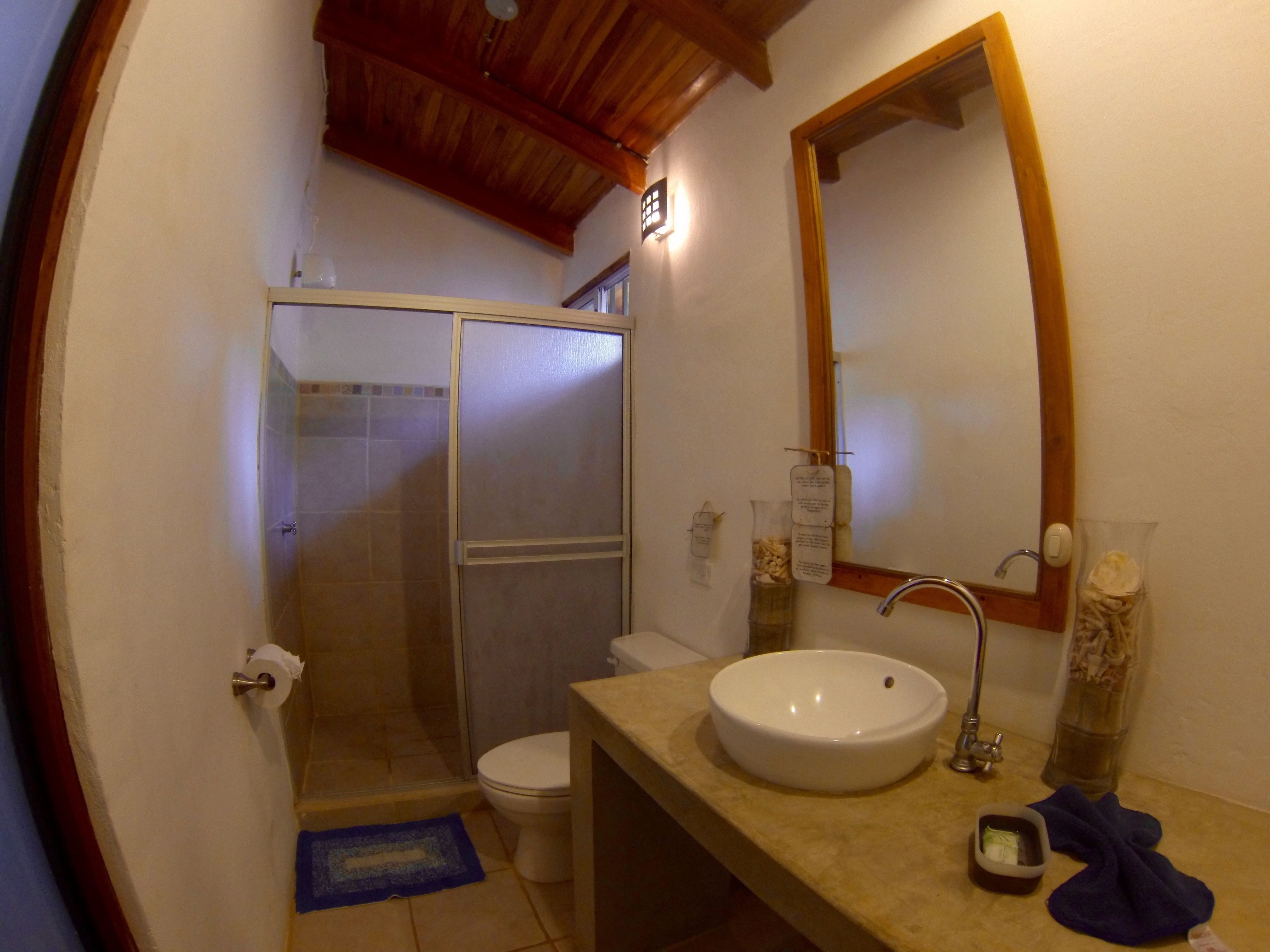 classic room | bathroom | shower, free toiletries, towels