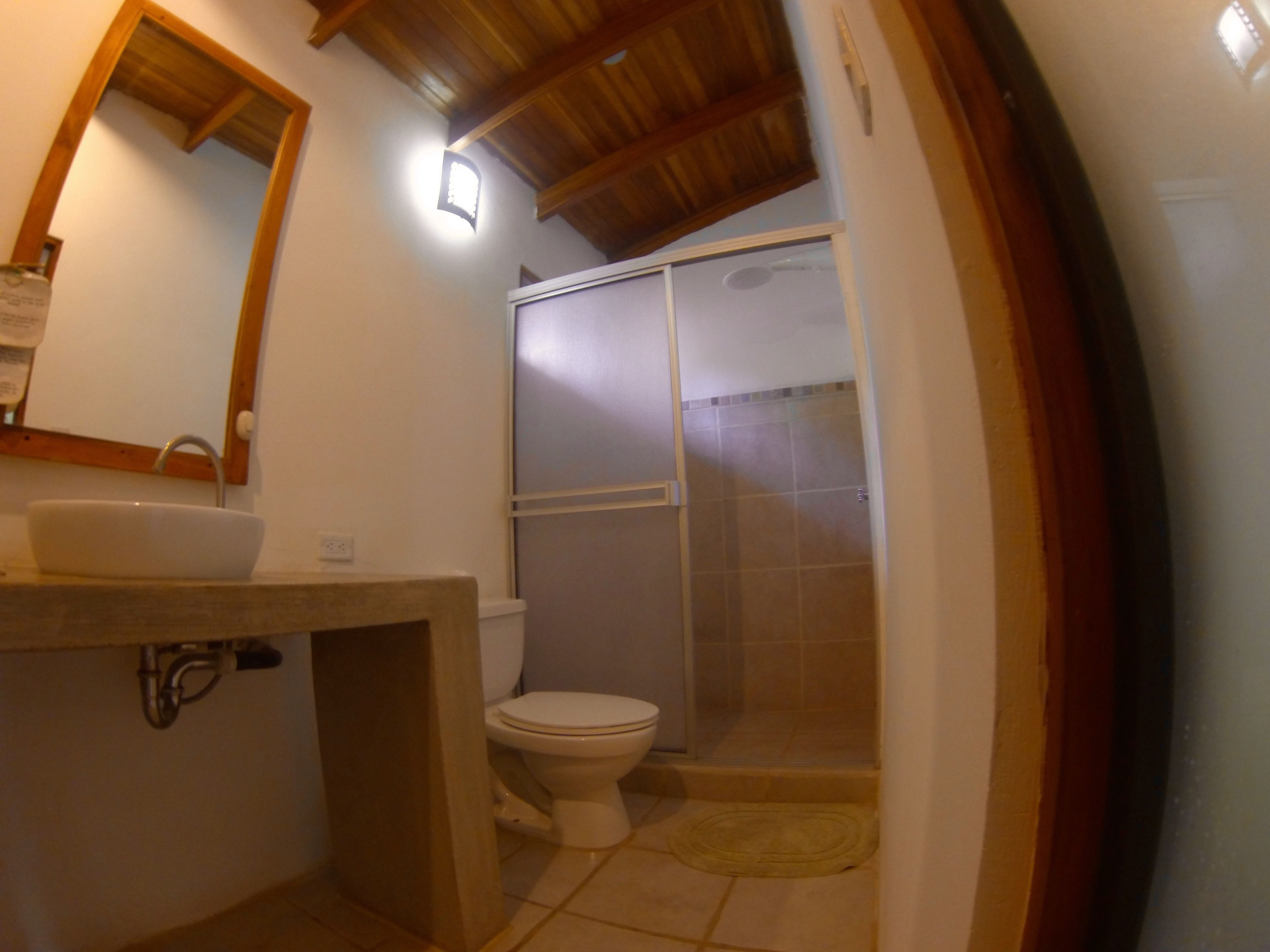 classic room | bathroom | shower, free toiletries, towels