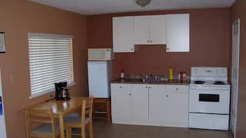 Quarto clássico | Cozinha privada | Cafeteira/chaleira