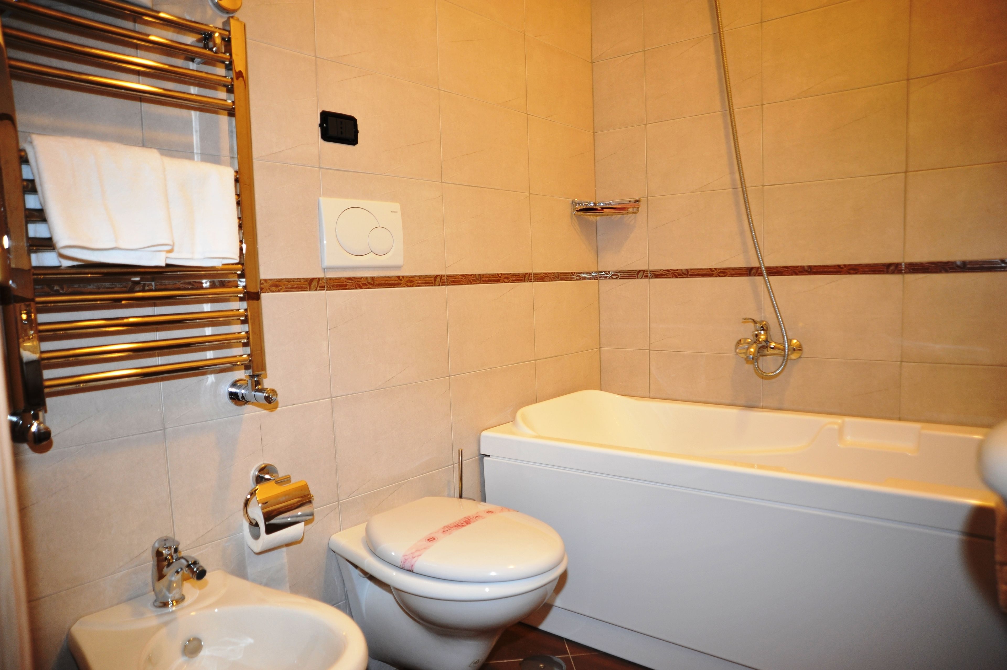 deep-soaking bathtub