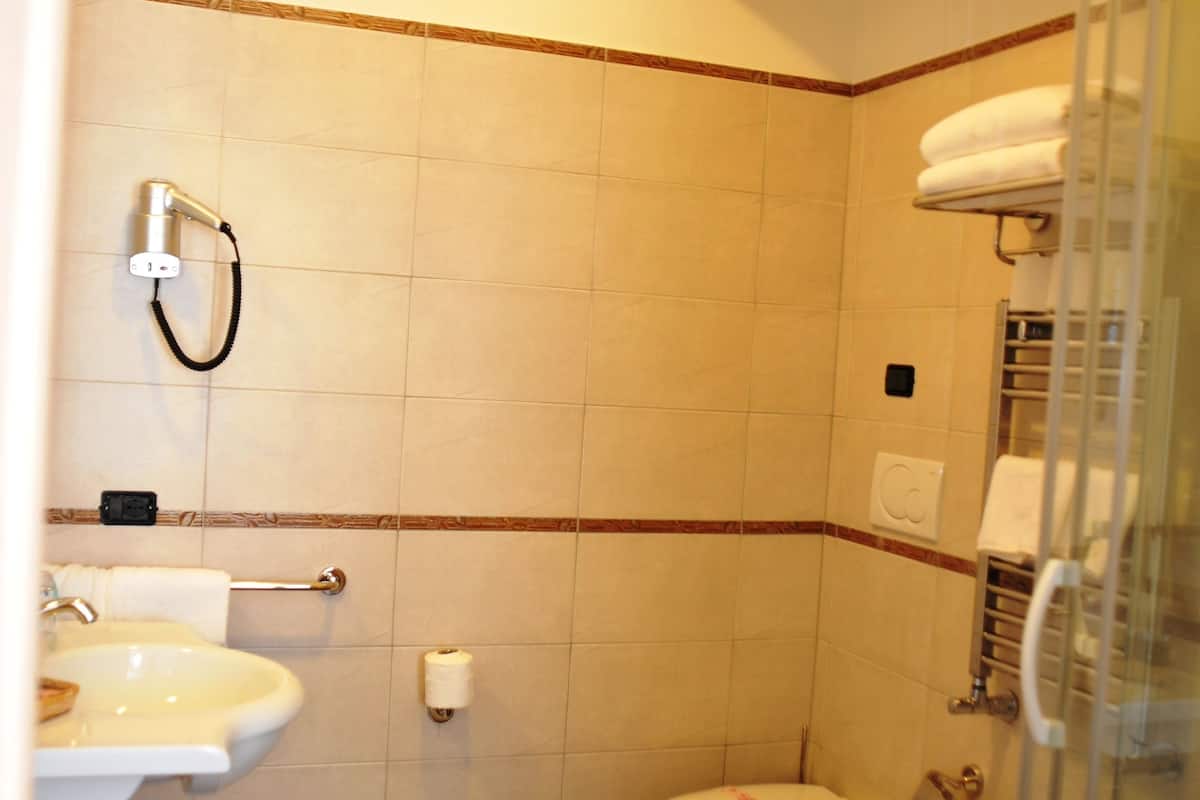 rainfall showerhead, free toiletries, hair dryer, bidet