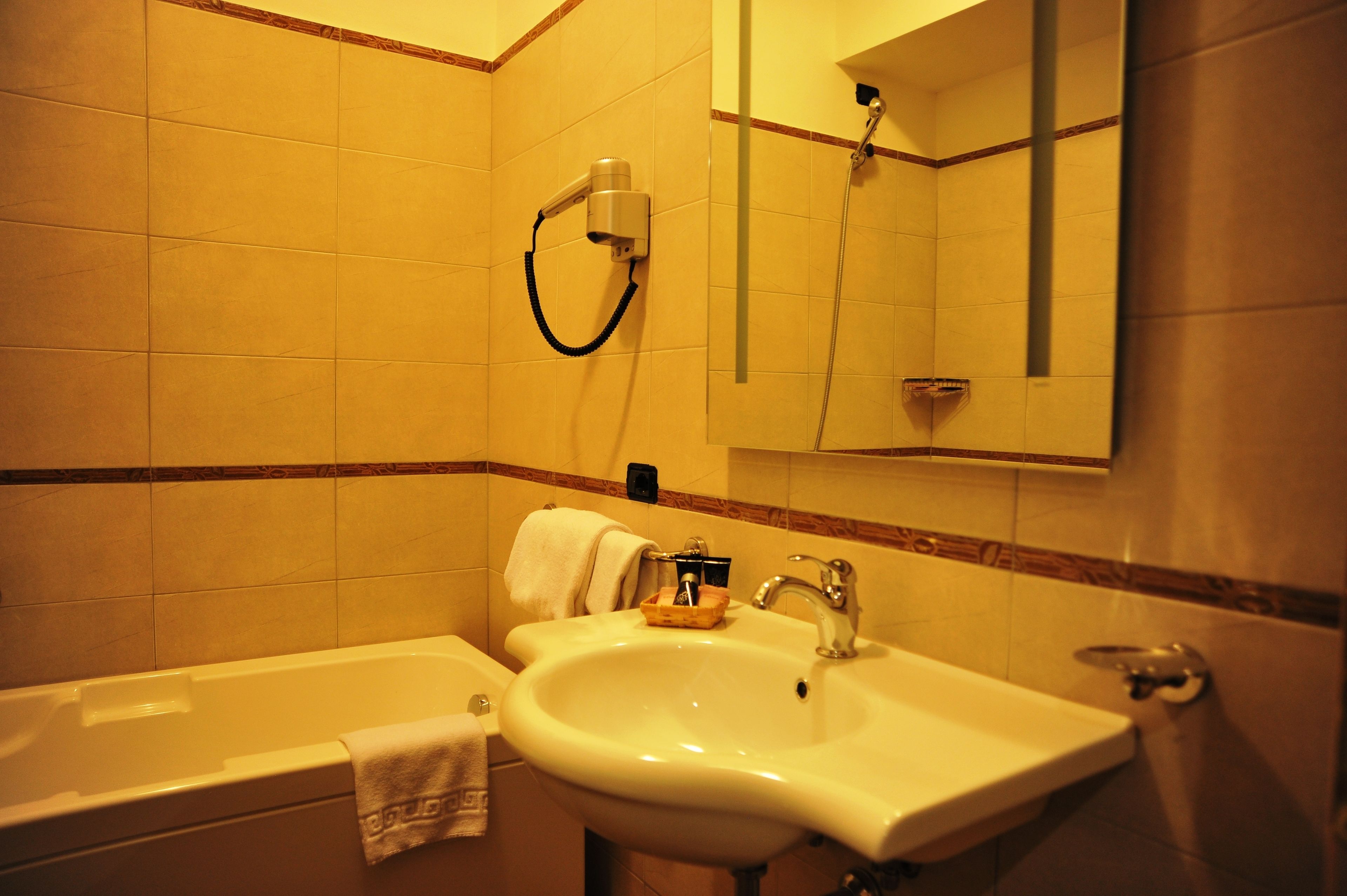 deep-soaking bathtub