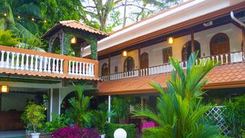 Dobbeltrom – superior, 1 dobbeltseng, privat bad | Utsikt mot gårdsplass