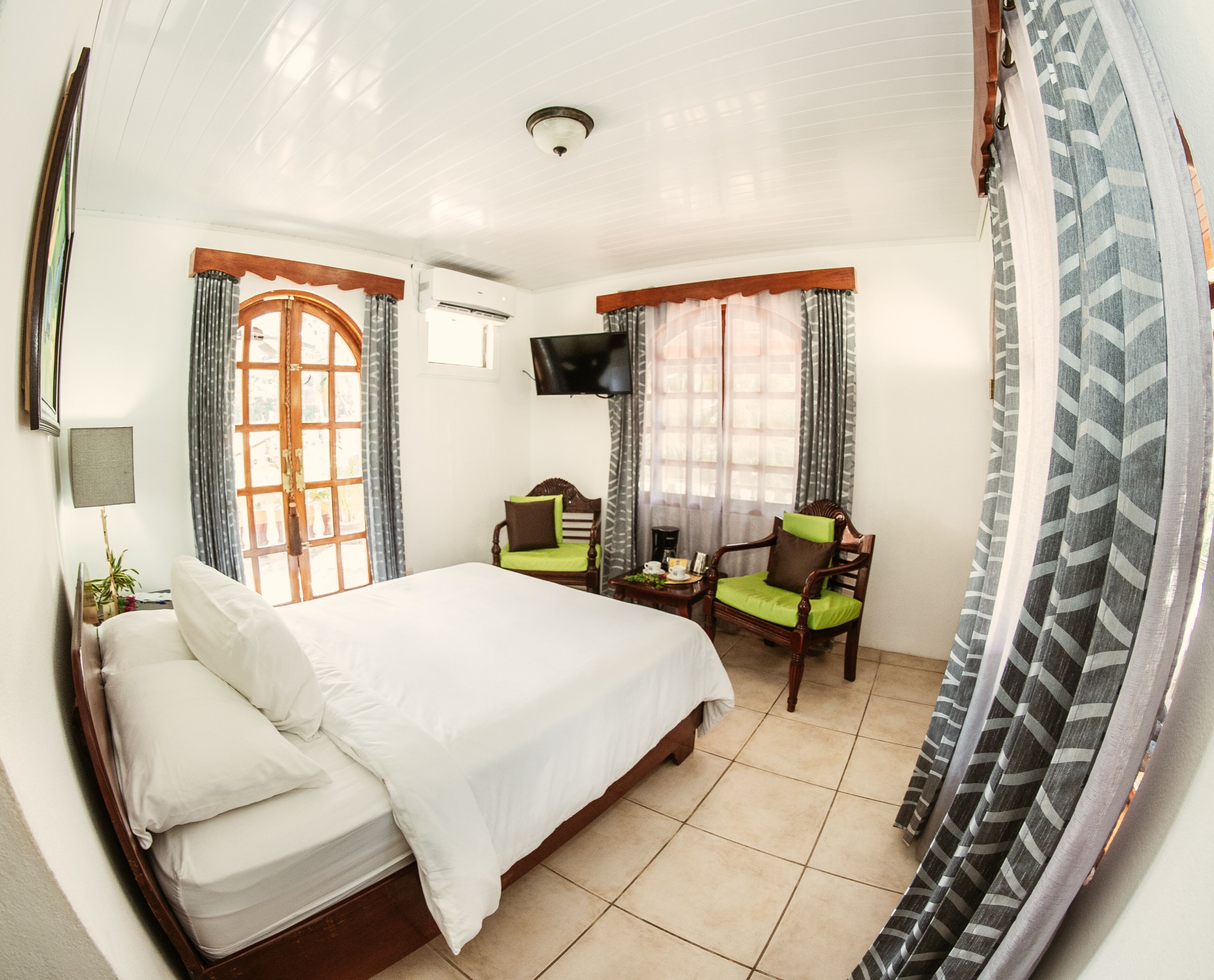 superior double room, 1 double bed, private bathroom | in-room safe, desk, laptop workspace, free wifi