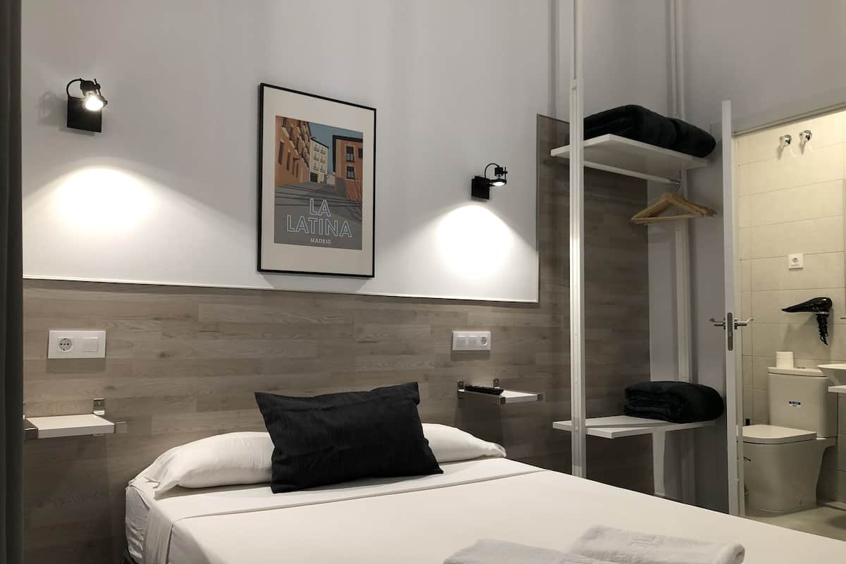 Superior Room | 1 bedroom, desk, blackout drapes, free WiFi