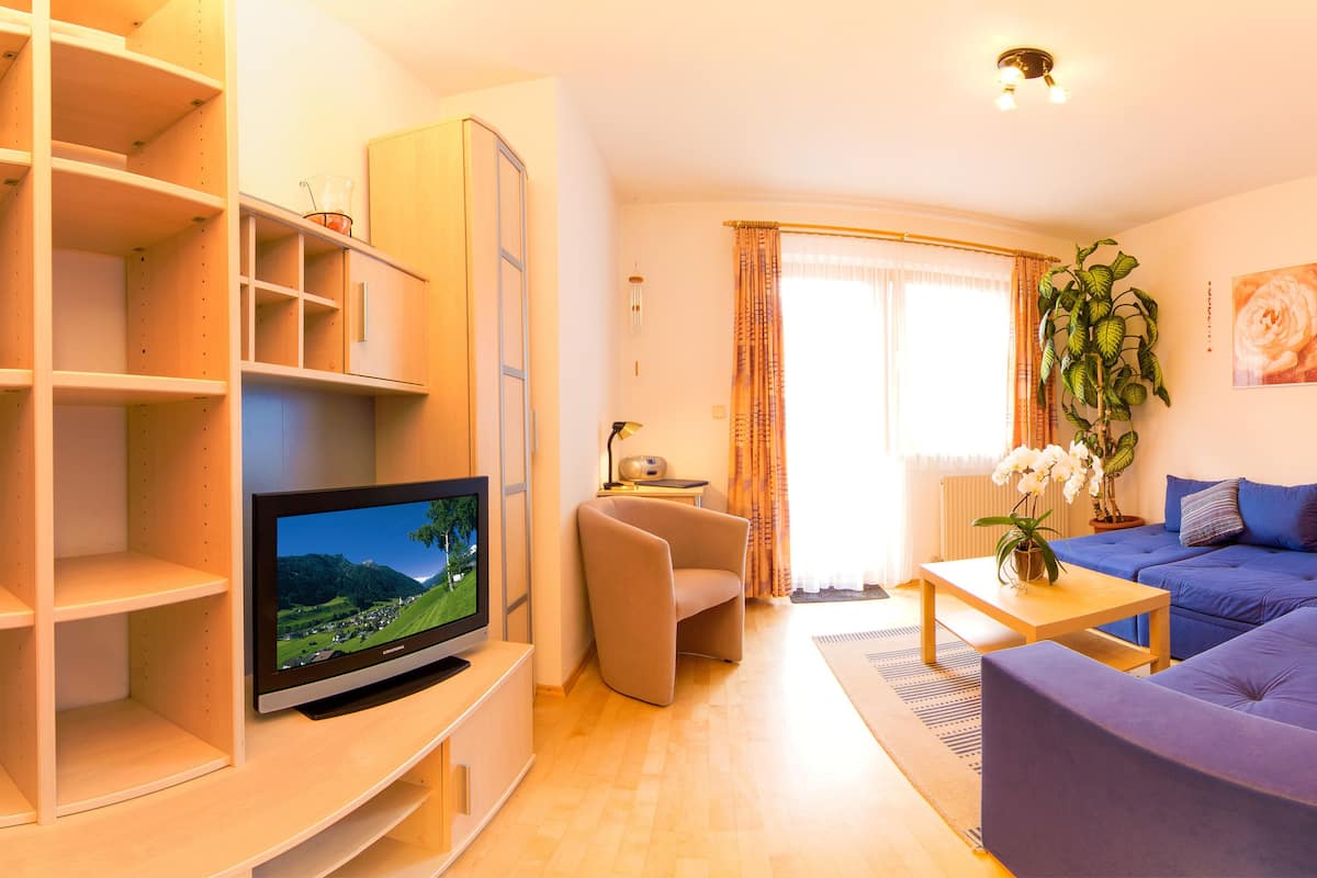 Appartamento, balcone, vista montagna | Wi-Fi gratuito, lenzuola