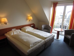 Double Room | Hypo-allergenic bedding, minibar, in-room safe, individually furnished