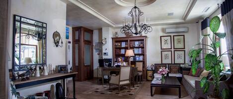 Sala de estar en el lobby