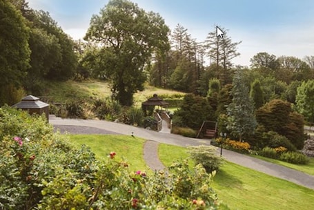 Garden. Fernhill House Hotel & Gardens
