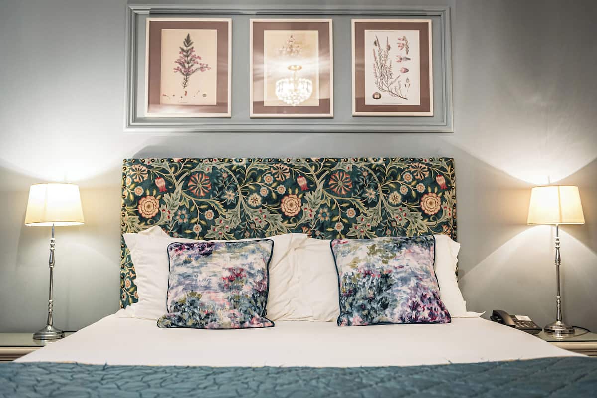 Business Single Room | Premium bedding, desk, blackout drapes, iron/ironing board (on request)