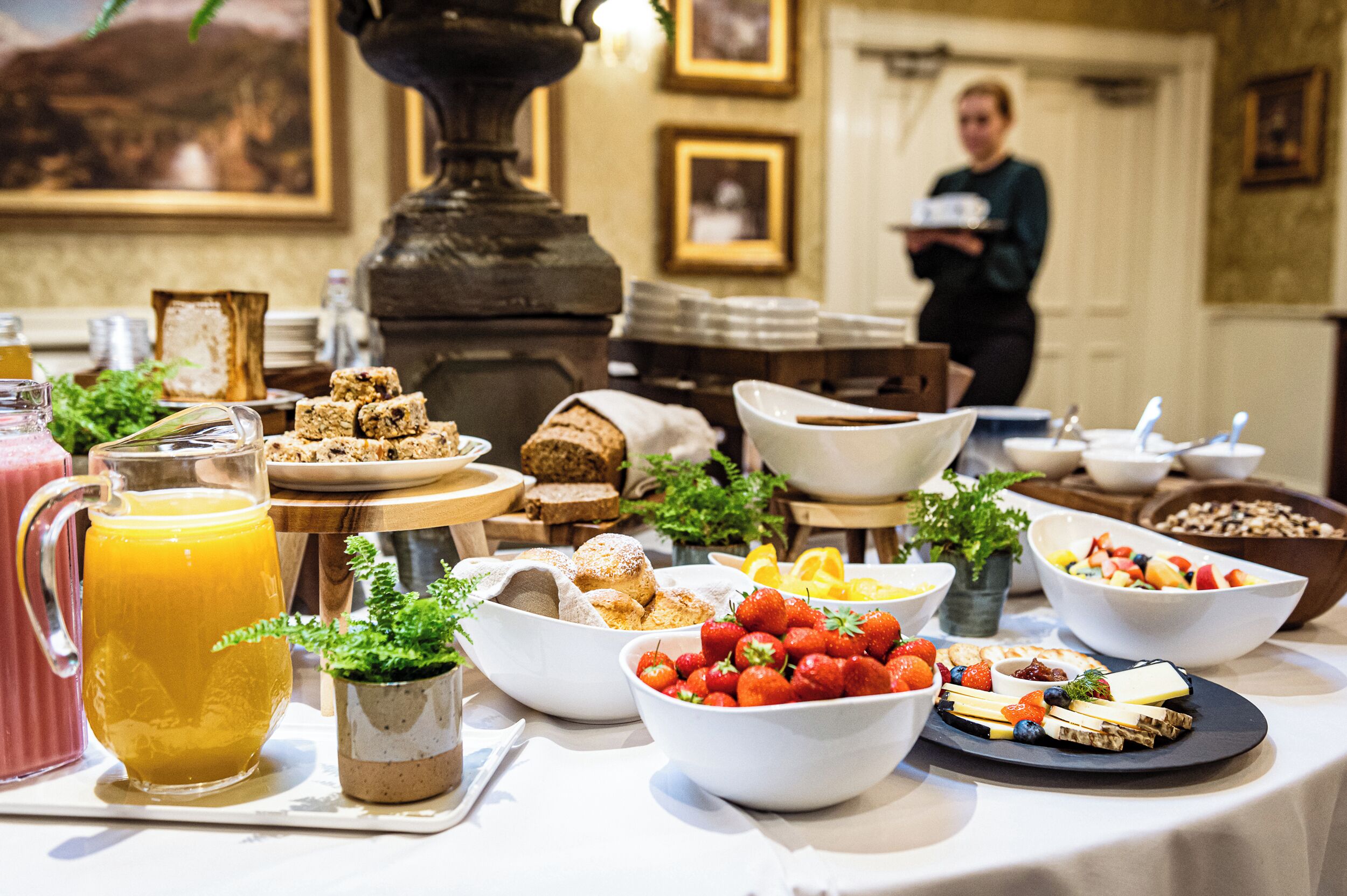 free daily cooked-to-order breakfast