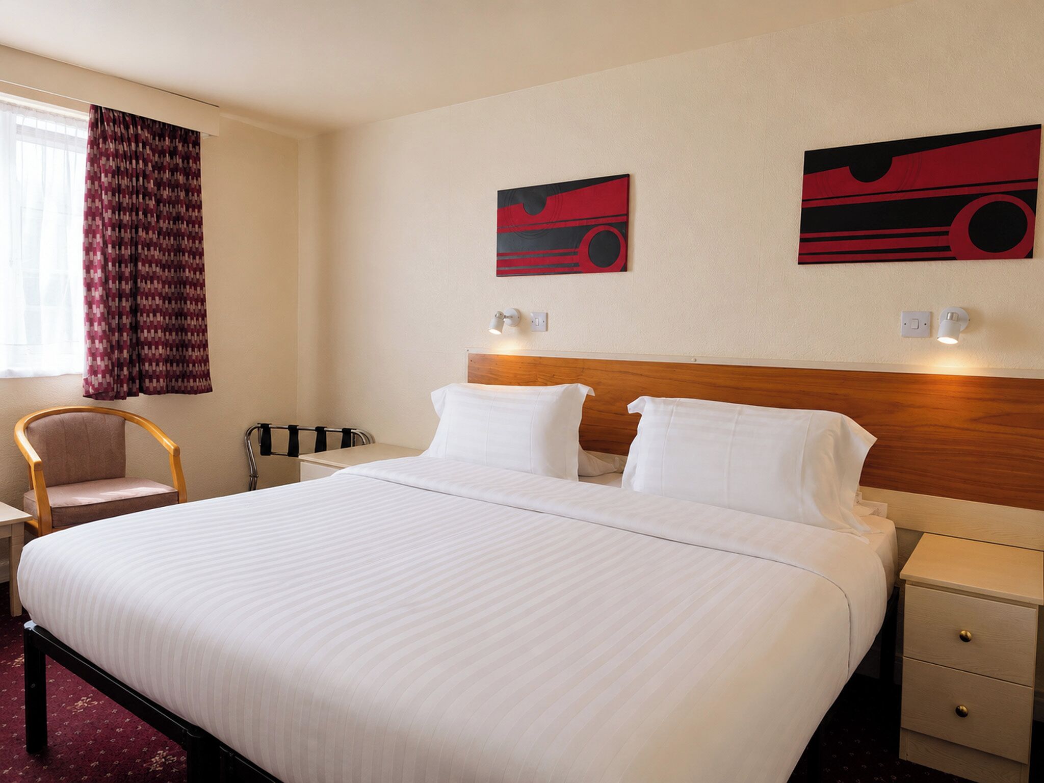 Habitación económica con 1 cama doble o 2 individuales | Wifi gratis