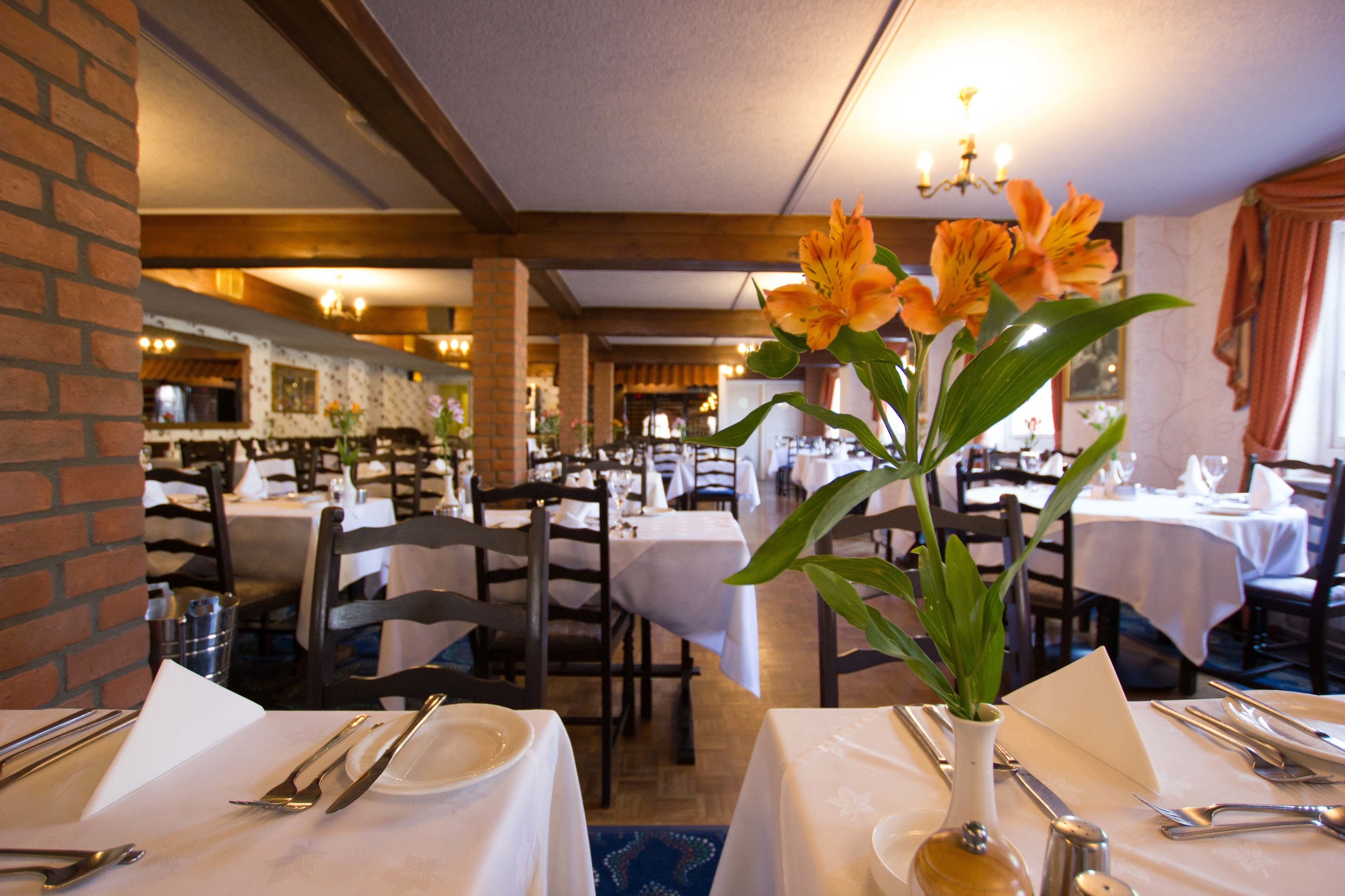 daily full breakfast (gbp 15 per person)