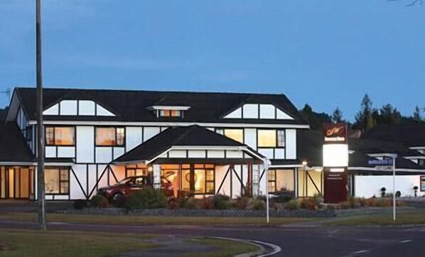 Front of property - evening/night