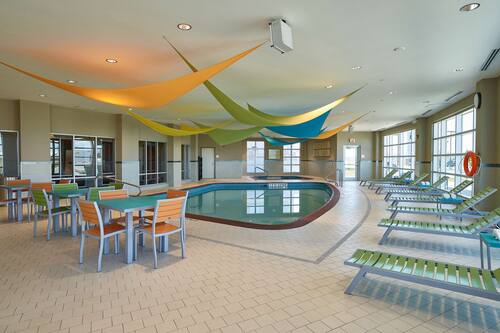 Indoor pool, sun loungers