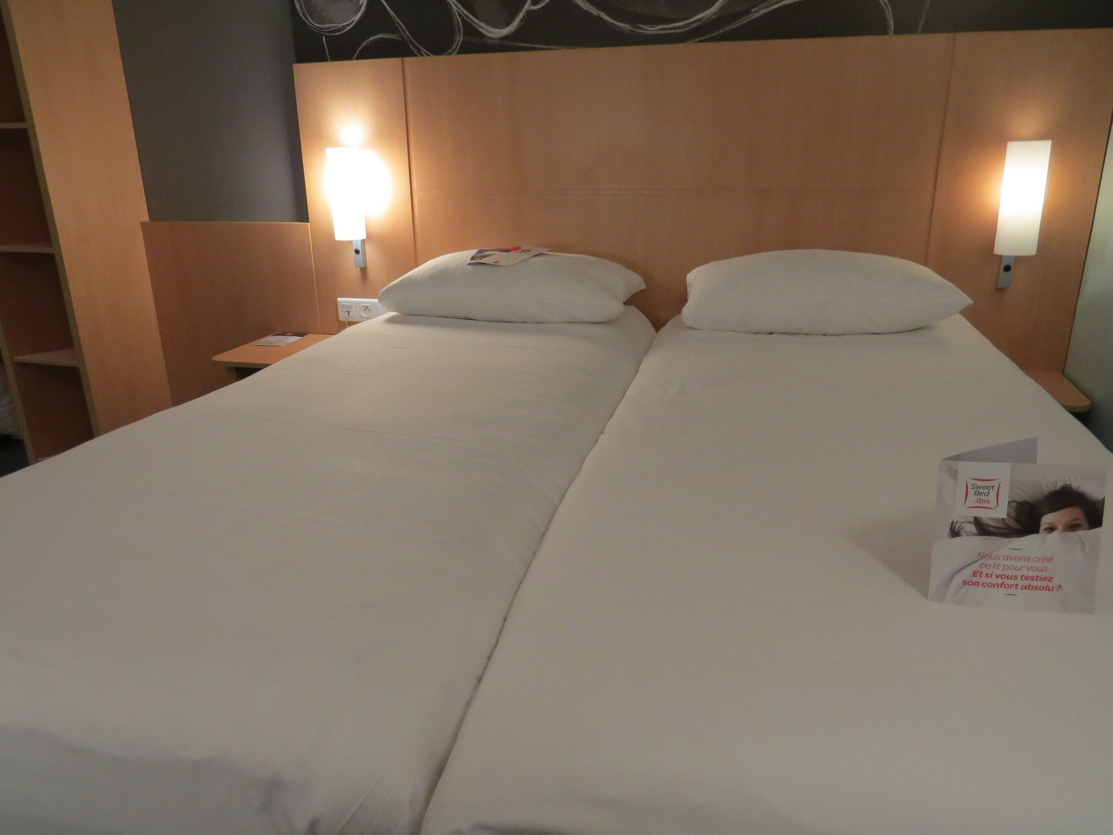 standard room, 2 single beds | desk, soundproofing, free cots/infant beds, free wifi