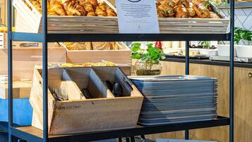 Daily buffet breakfast (EUR 13.50 per person)