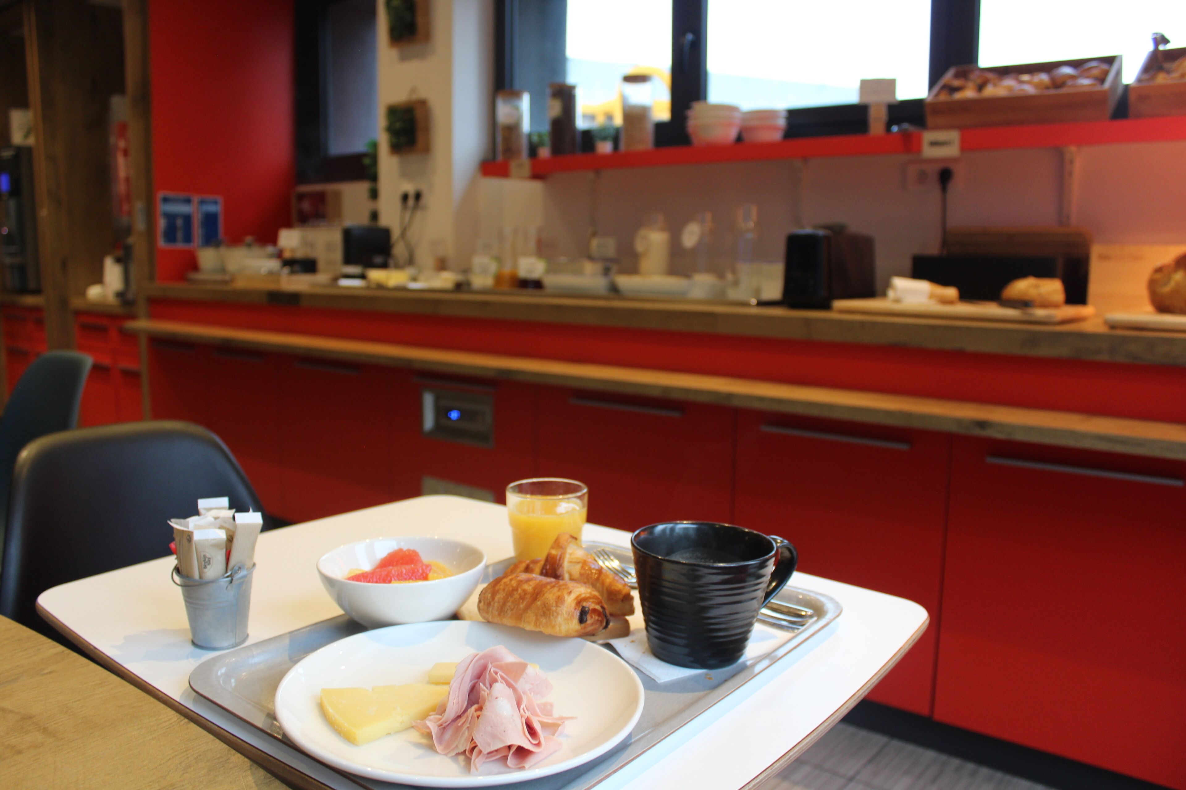 Bữa sáng buffet hàng ngày với phụ phí nhỏ 