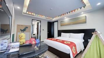 Minibar, in-room safe, alarm clocks