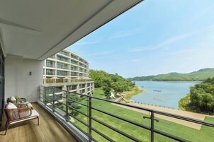 Minibar, in-room safe, alarm clocks