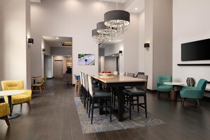 Ilmainen päivittäinen buffetaamiainen