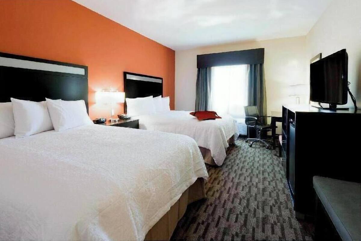 مكواة/لوح كي وأسرّة أطفال/رضّع وواي فاي مجانًا وملاءات أسرّة