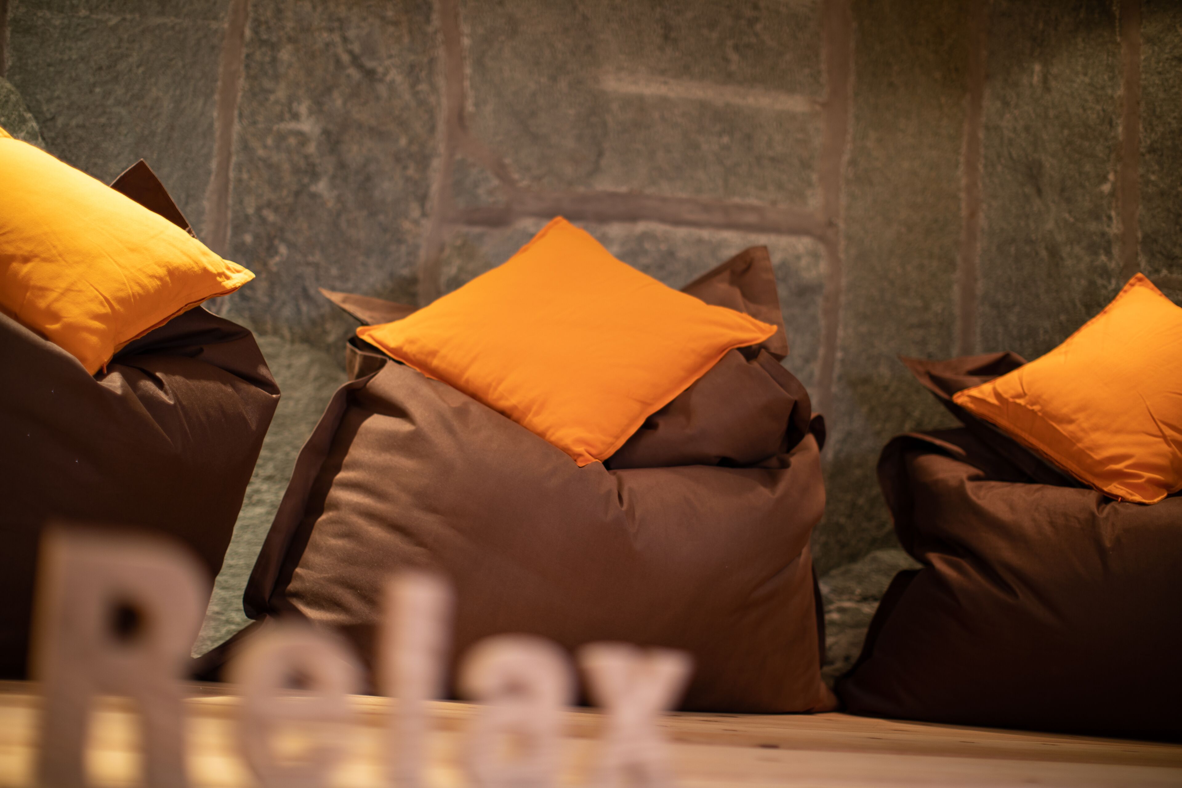 sauna, steam room, body treatments, aromatherapy, hot stone massages