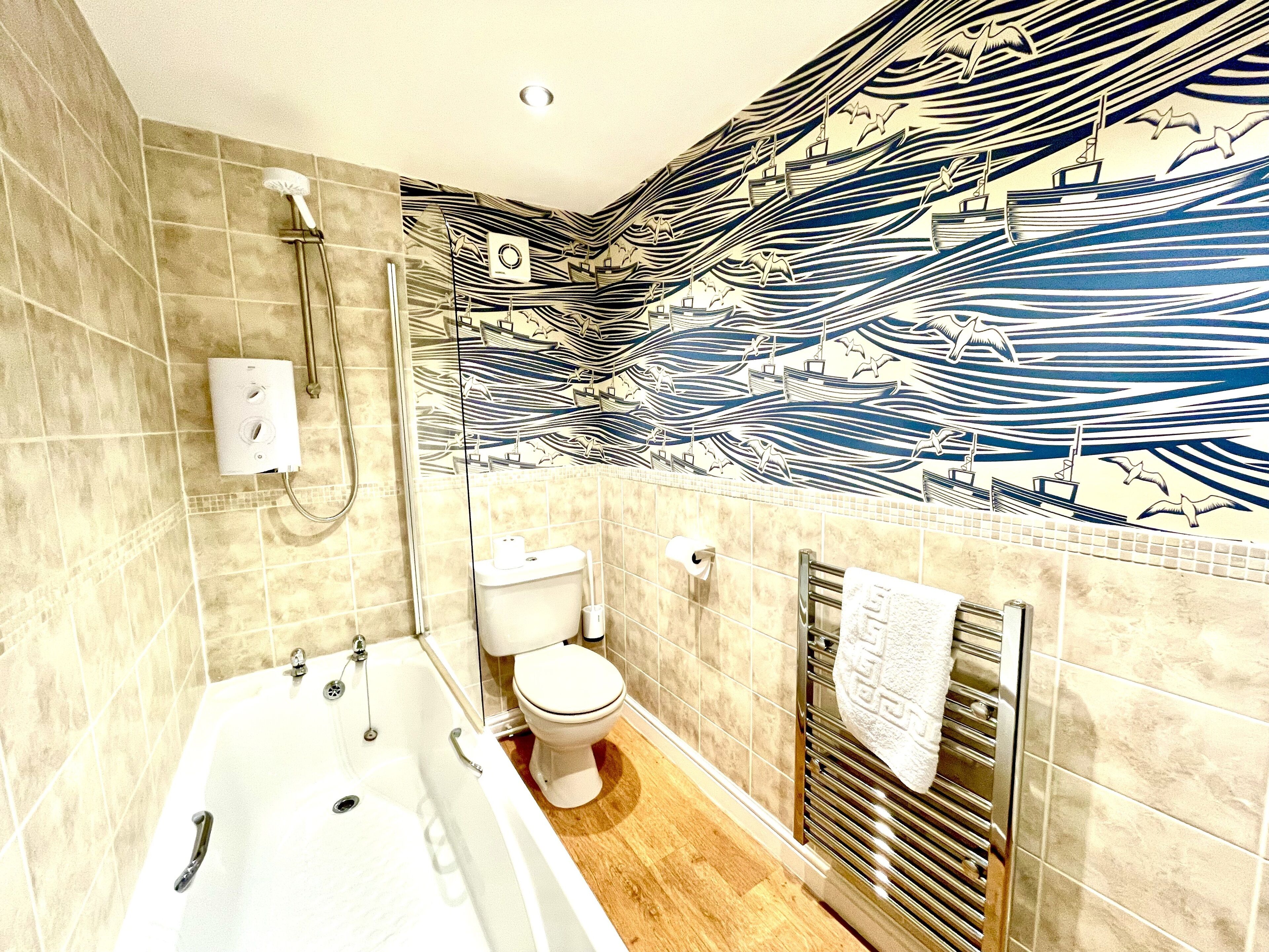 Apartment, 1 Bedroom (4th floor) | Bathroom | Shower, hair dryer, towels