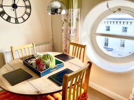 Apartment, 1 Bedroom (4th floor) | Living area