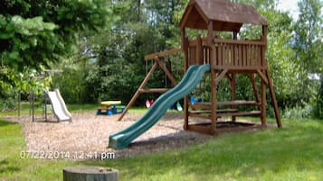 Children’s play area – outdoor