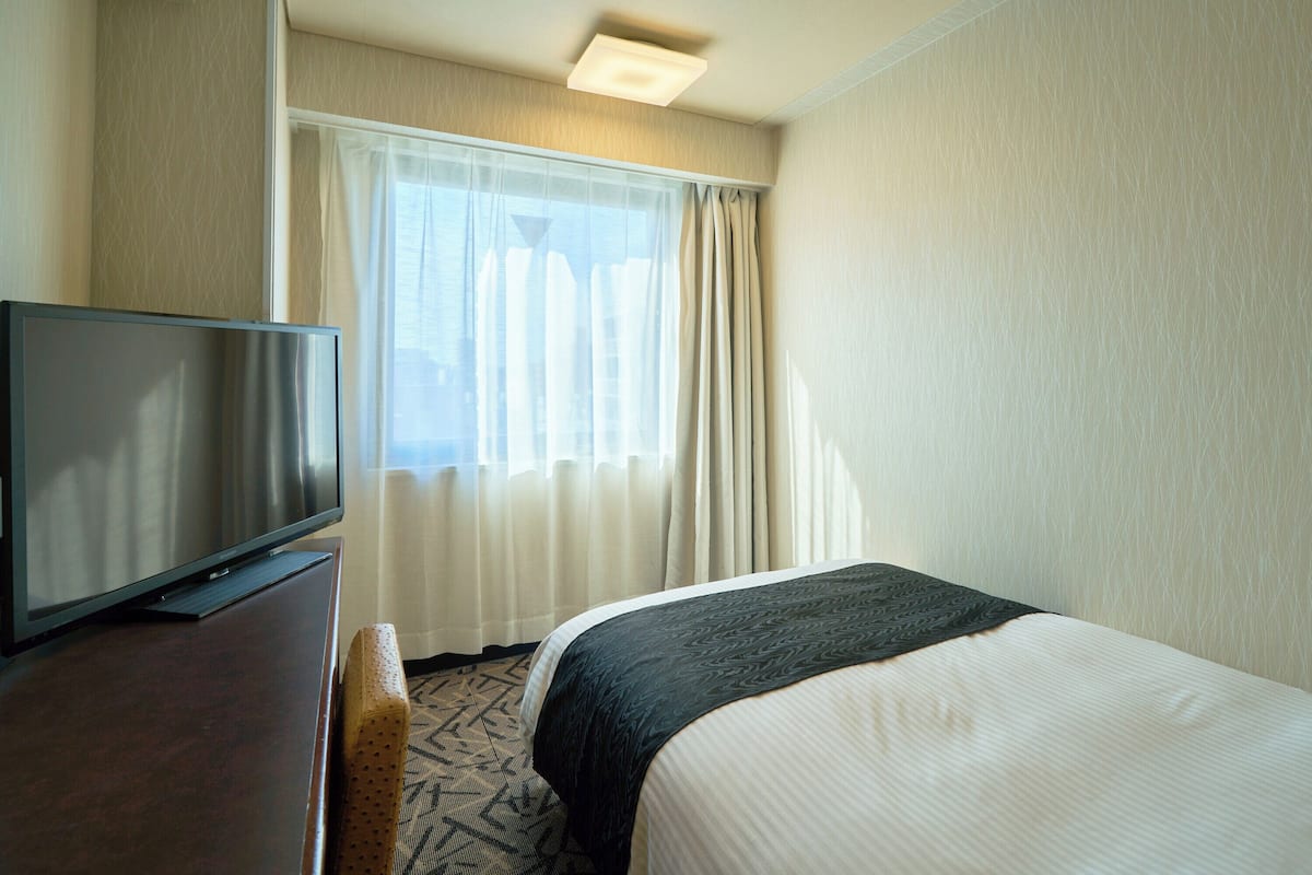 Premium bedding, down duvets, individually decorated