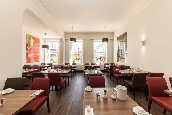 Tägliches inbegriffenes Frühstücksbuffet