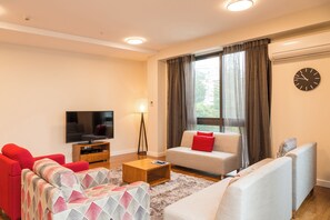  Penthouse, 3 Bedrooms (North)  | Living area