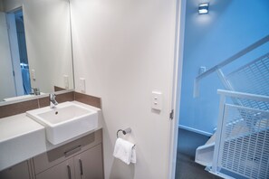 Executive Townhouse, 4 Bedrooms | Bathroom
