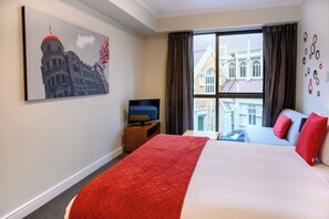 Executive Studio, Non Smoking, Kitchen (North) | View from room