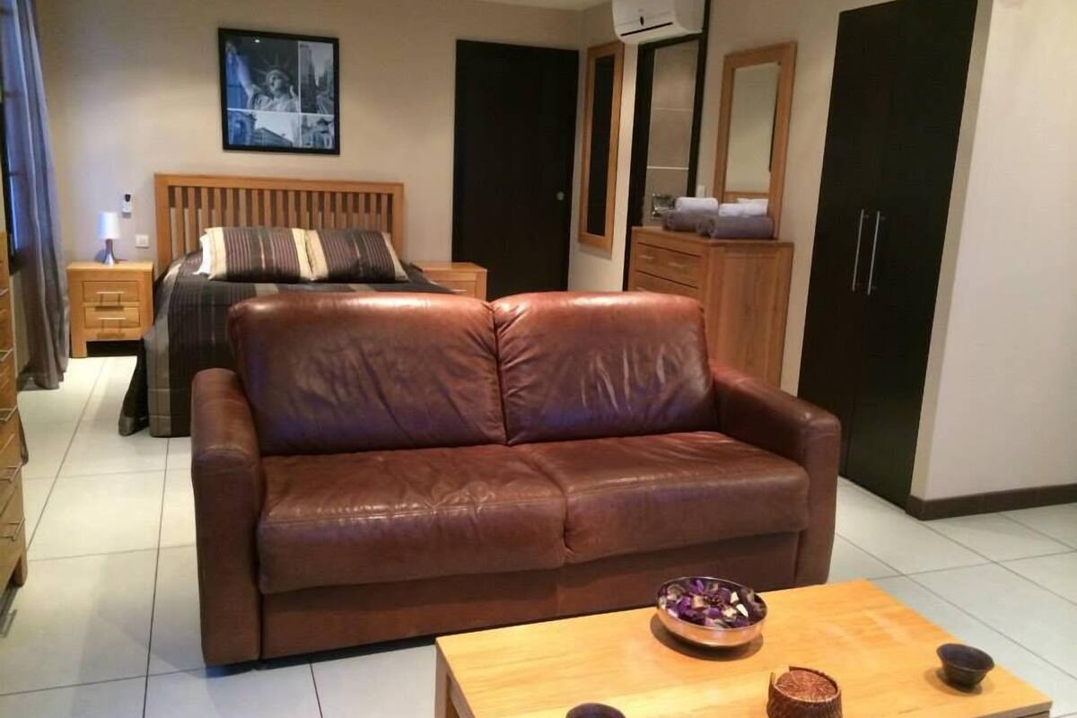 Comfort Apartment | Living area | Flat-screen TV