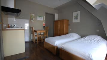 1 habitación, decoración personalizada y muebles diferentes