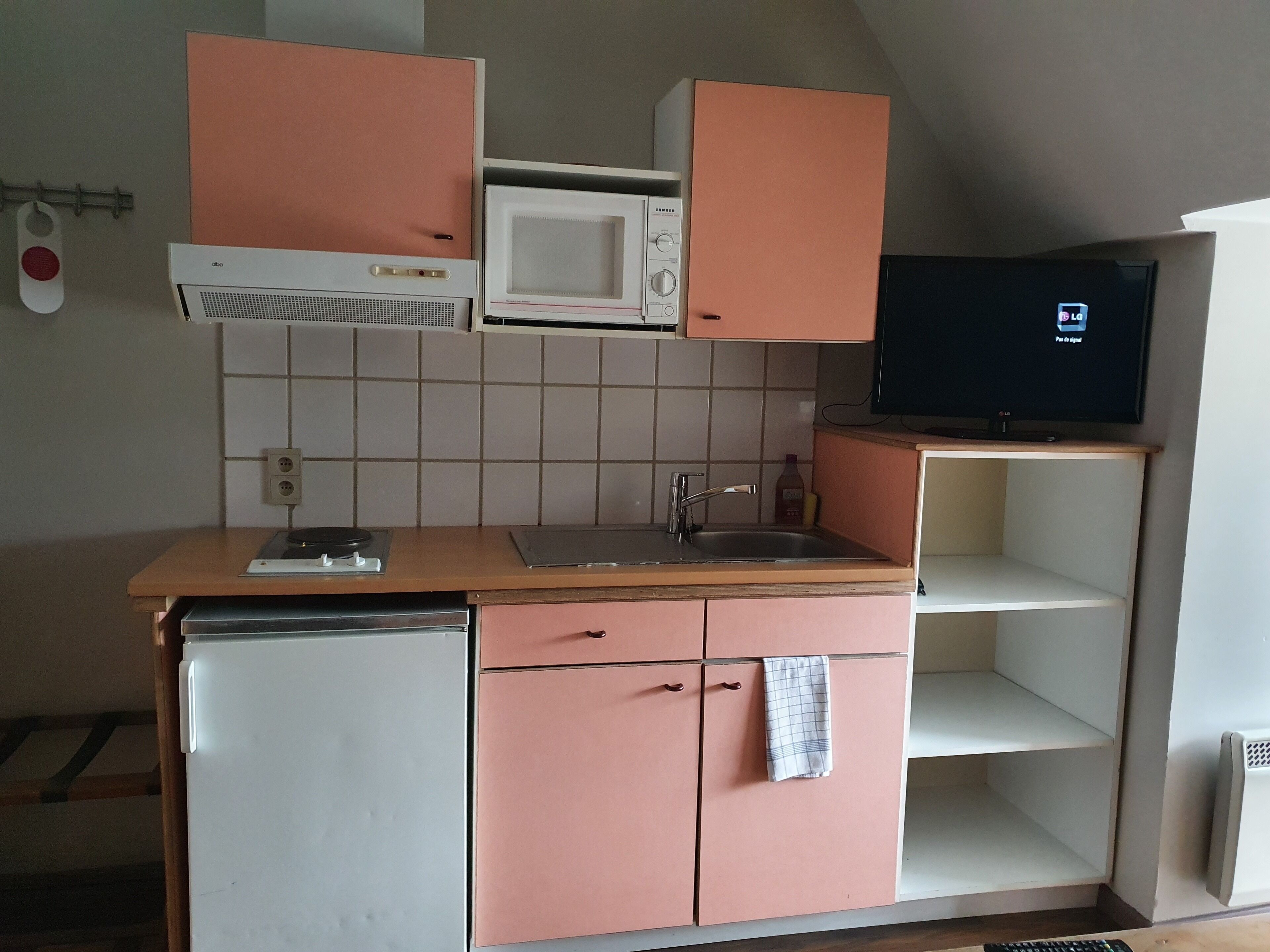 double room (1st floor) | private kitchenette | fridge, microwave, electric kettle