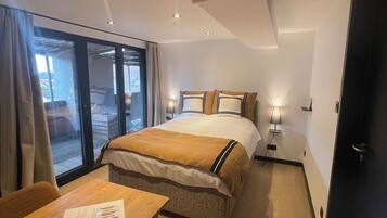 Chambre Simple, 1 lit double, balcon (2nd floor)