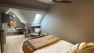 Kahden hengen huone (1st floor) | 1 makuuhuone, yksilöllisesti sisustettu, yksilöllisesti kalustettu